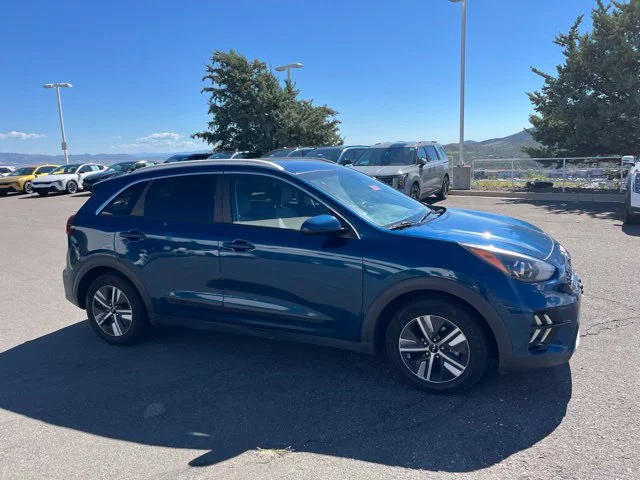 Used 2022 Deep Cerulean Kia LXS image 5