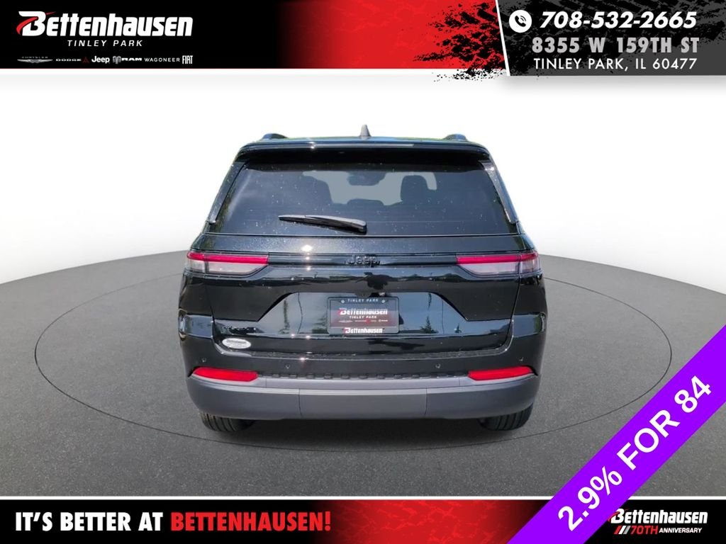 New 2026 Diamond Black Crystal Pearl-Coat Exterior Paint Jeep Altitude image 8