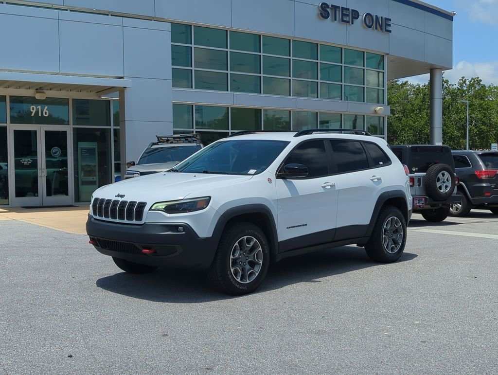 Used 2022 White Jeep Trailhawk image 1