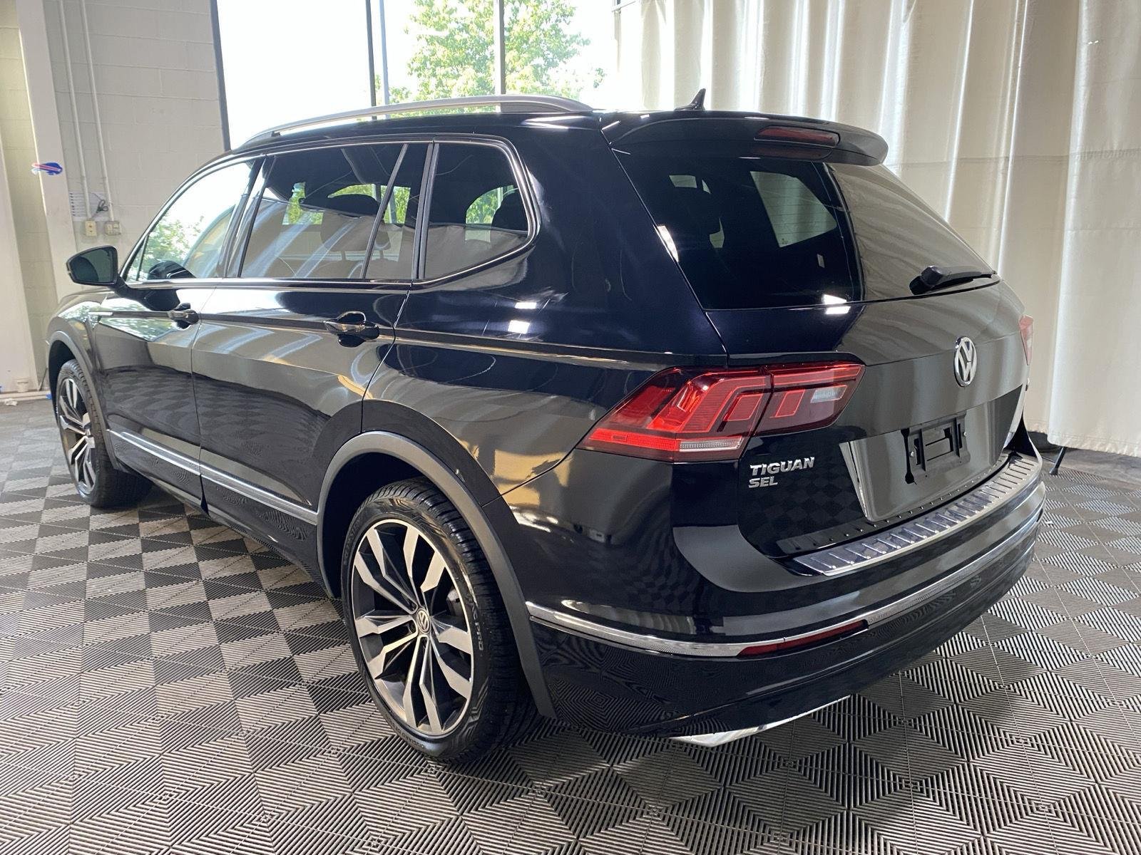 Used 2020 Deep Black Pearl Volkswagen SEL Premium R-Line image 11