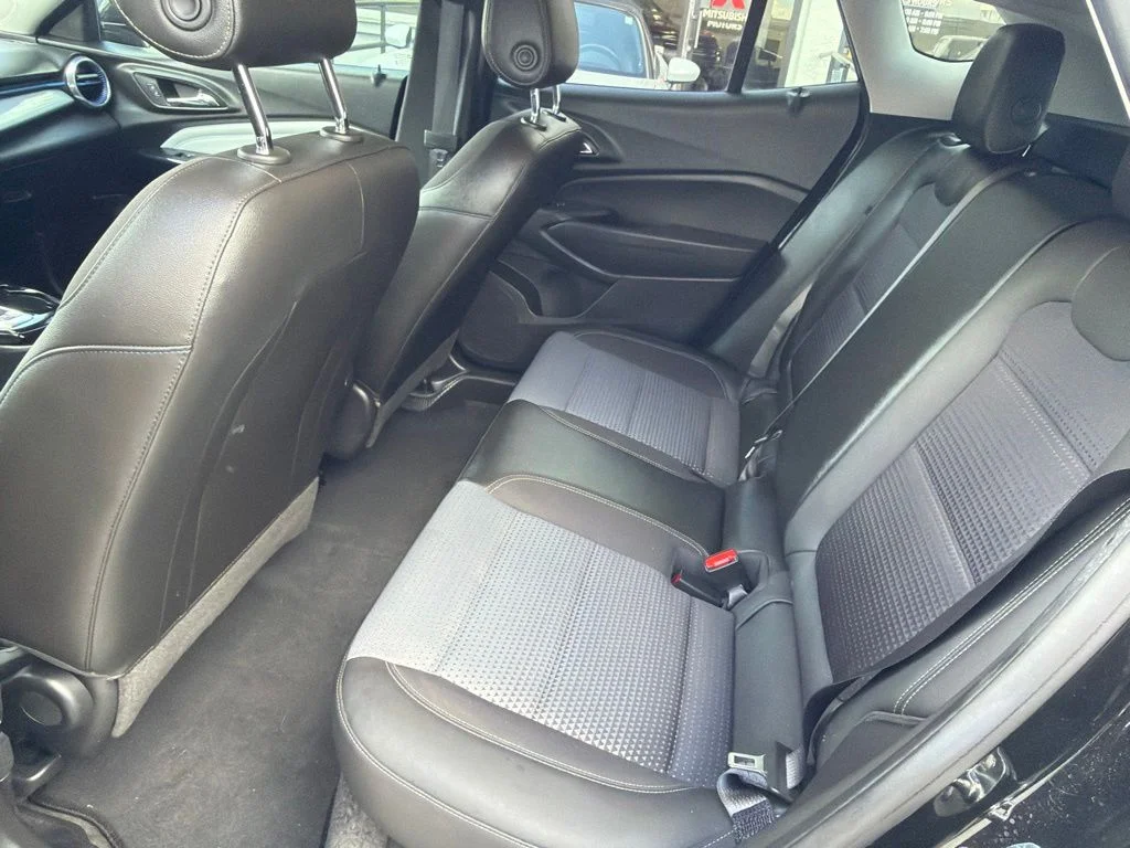 Used 2025 Mosaic Black Metallic Chevrolet LT image 4