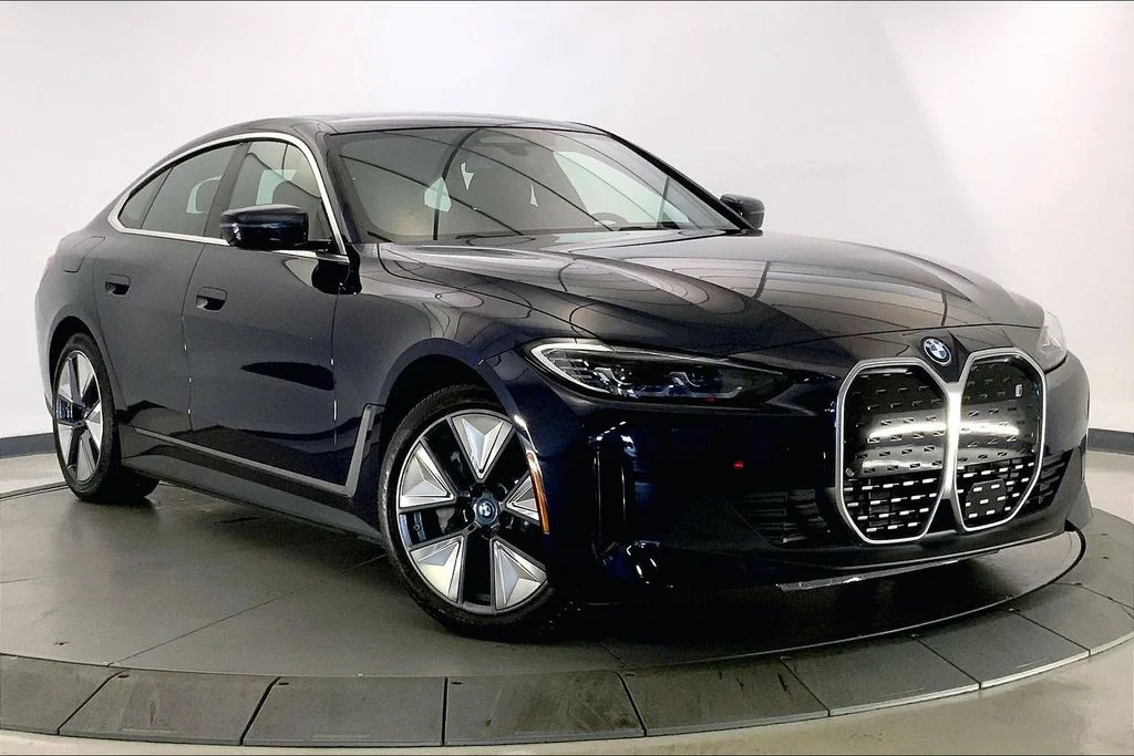 2023 BMW i4 eDrive35's photo