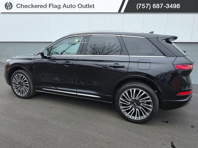Used 2022 Black Metallic Lincoln Standard image 4