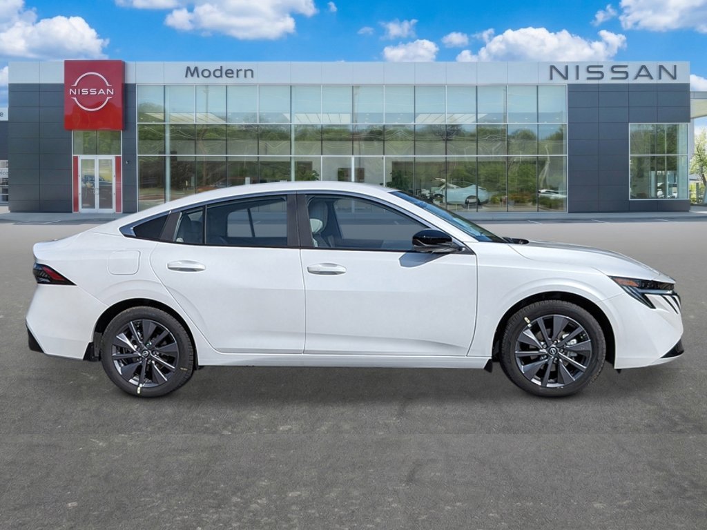 New 2026 Aspen White TriCoat Nissan SL image 5