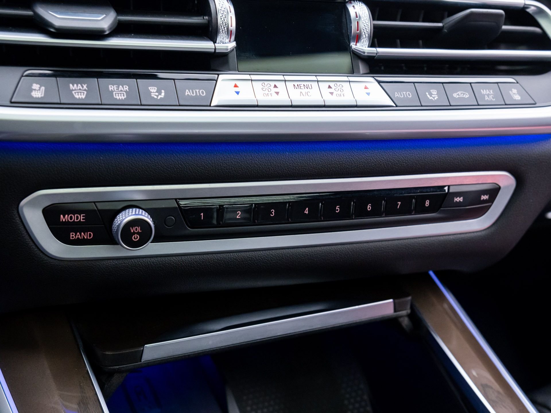 Certified Used 2023 Alpine White BMW M50i image 30