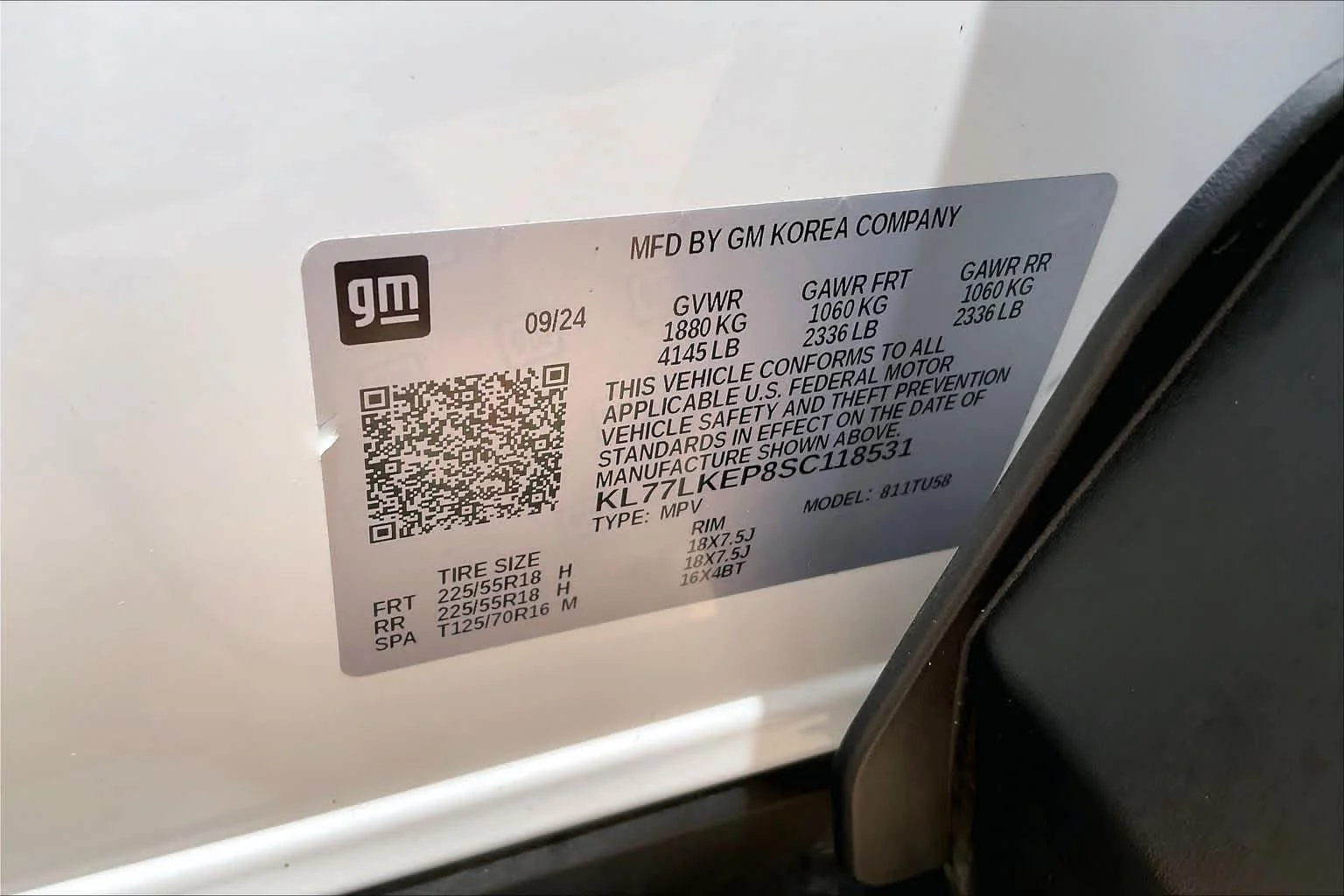 Used 2025 Summit White Chevrolet ACTIV image 33