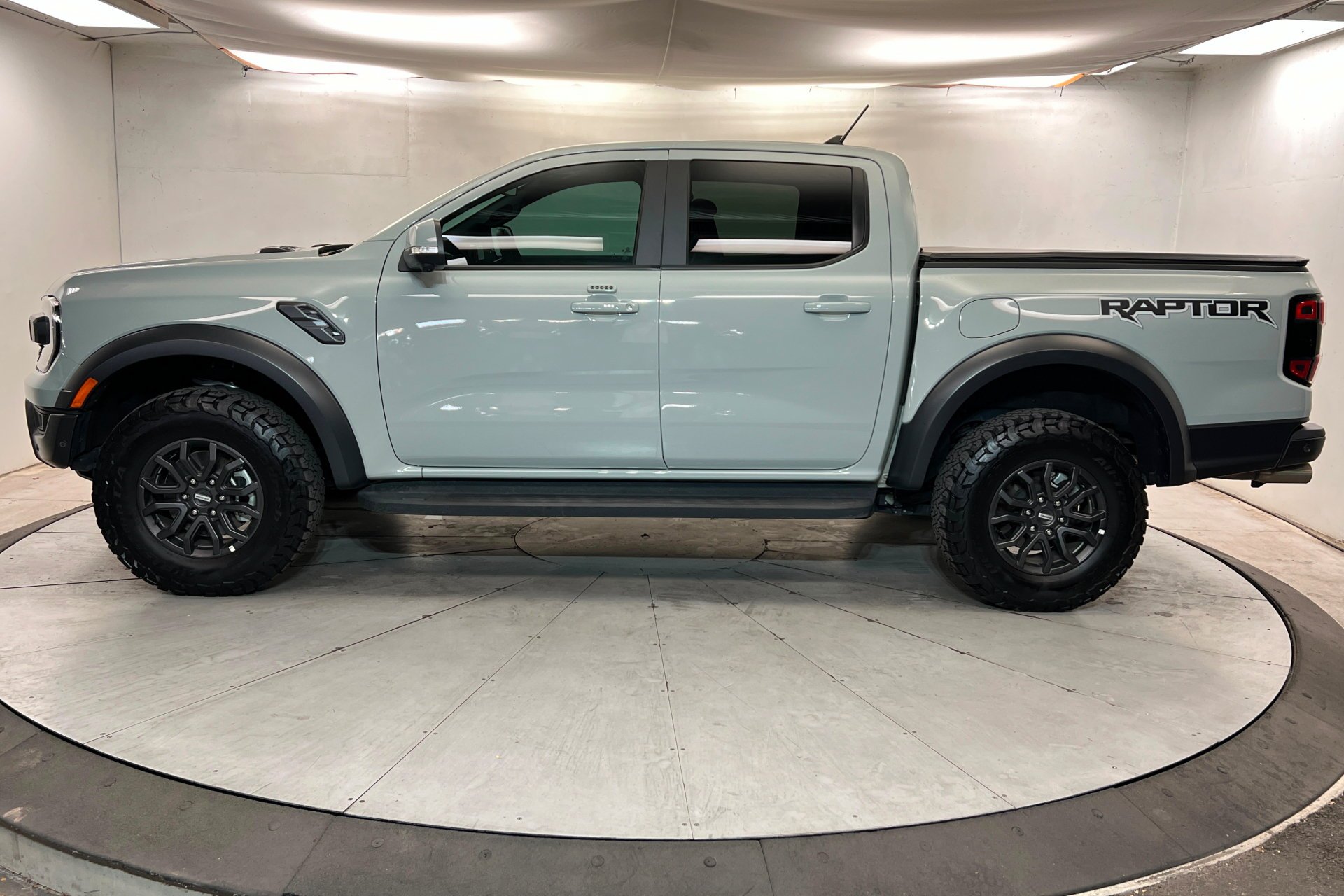 Used 2024 CACTUS GRAY Ford Raptor image 2