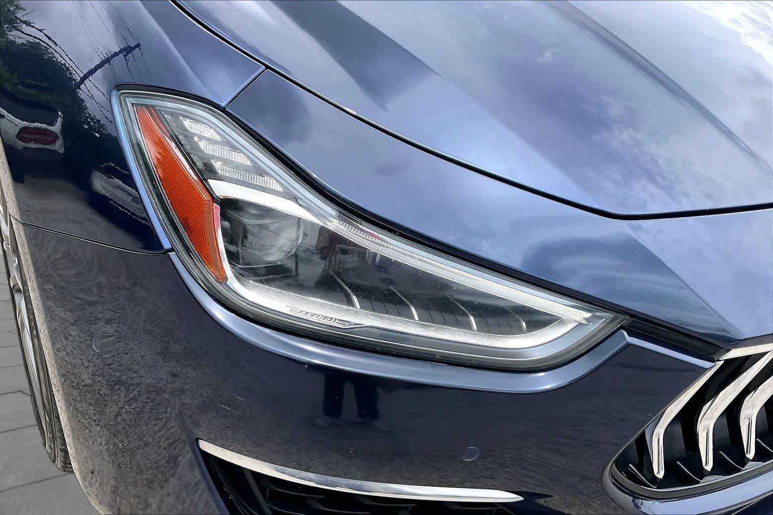Used 2019 Rosso Folgore Mica Maserati GranLusso image 28