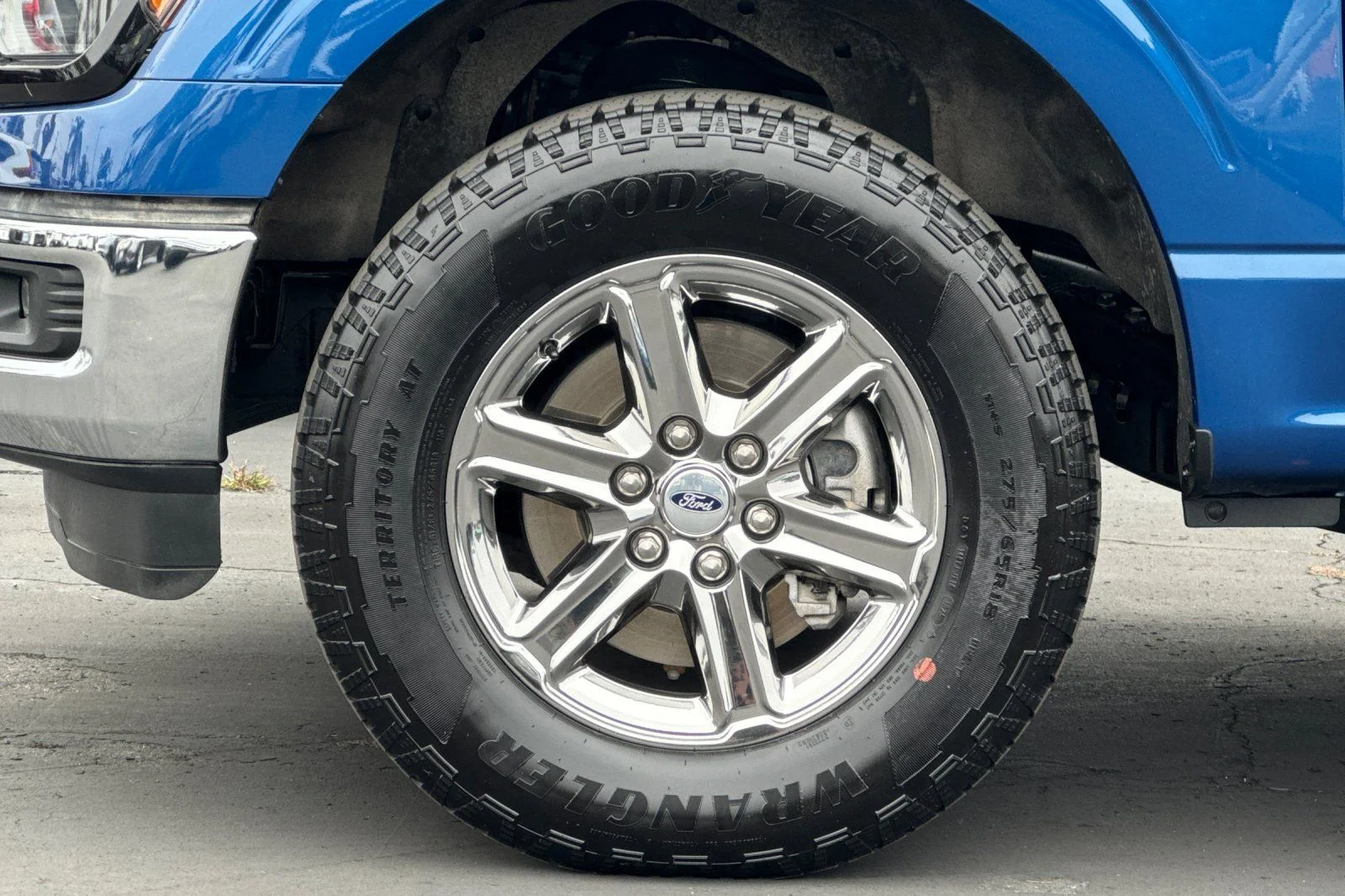 Certified Used 2025 Blue Metallic Ford XLT image 33