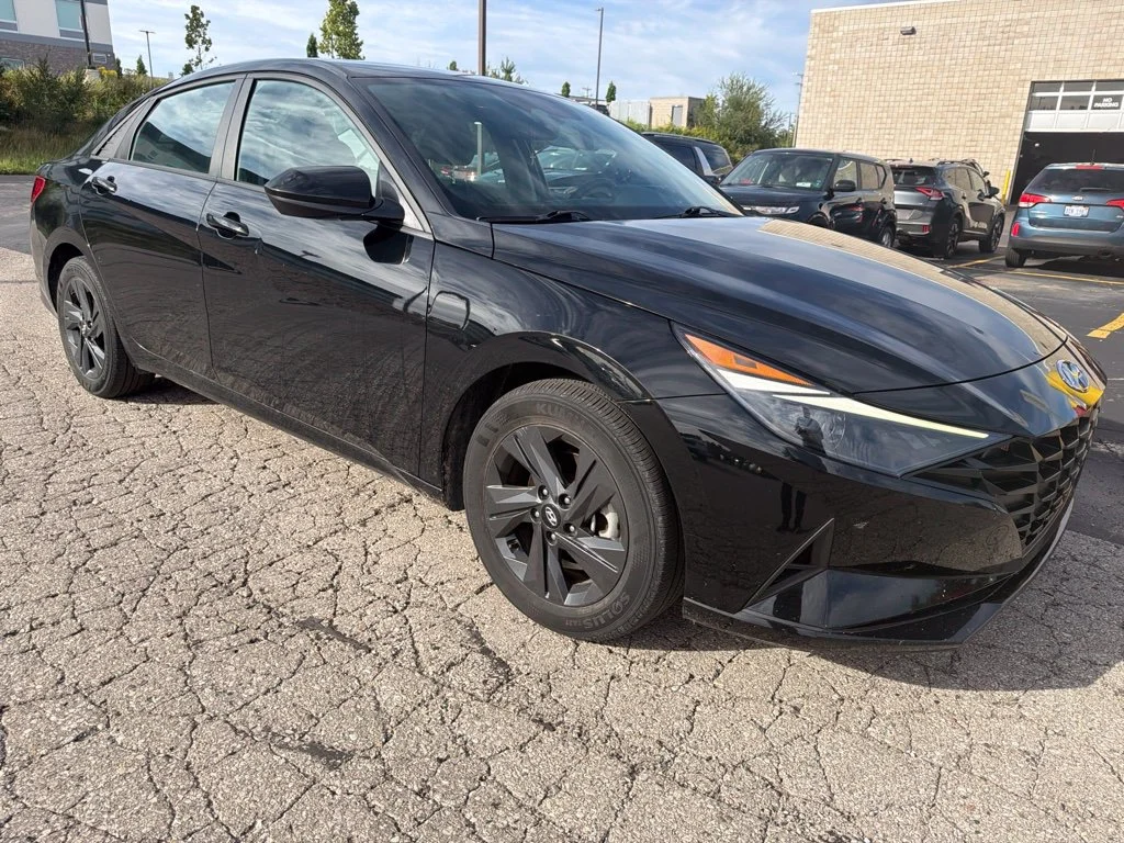 Used 2021 Phantom Black Hyundai SEL image 1