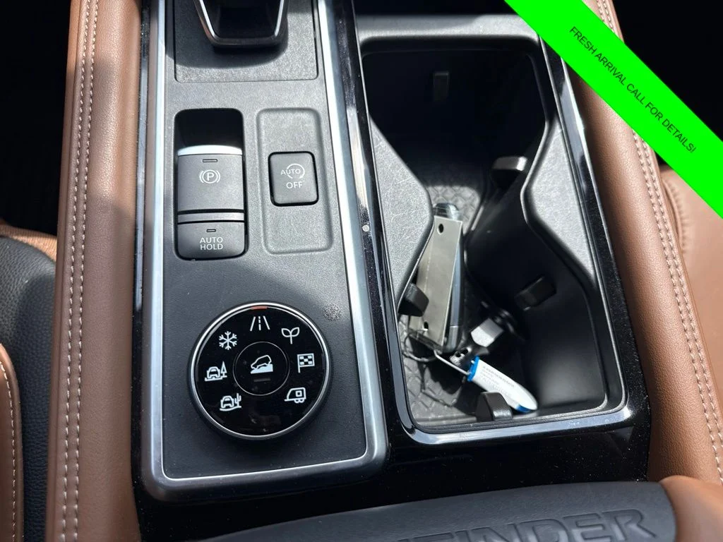 Used 2025 Gray Nissan Platinum image 32