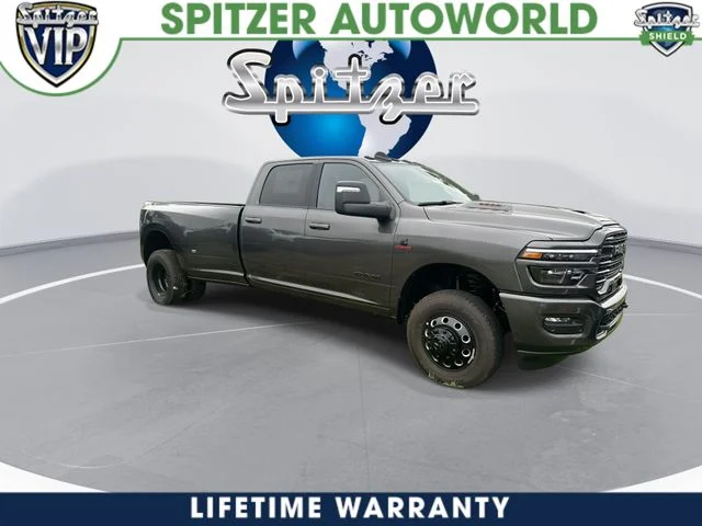 New 2026 Granite Crystal Metallic Clear-Coat Exterior Paint RAM Laramie image 2