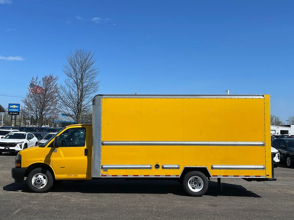 Used 2021  GMC Work Van image 6