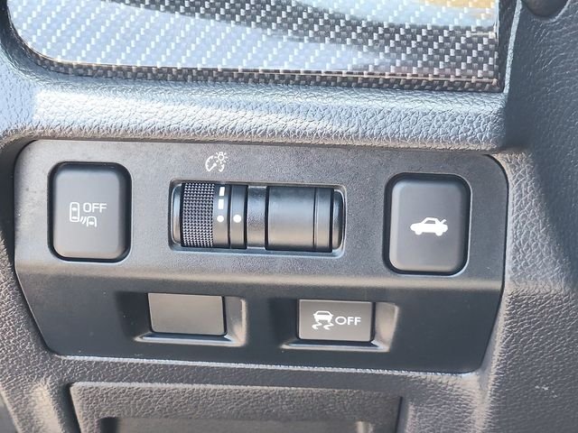 Used 2017 Dark Gray Metallic Subaru Limited image 27