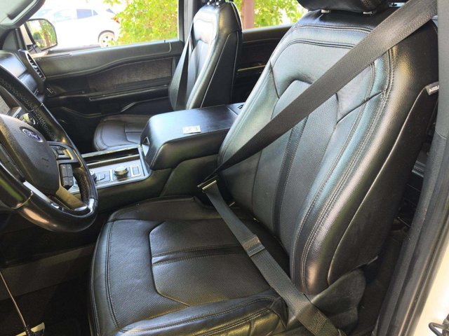 Used 2019 White Platinum Metallic Tri-Coat Ford Limited image 3