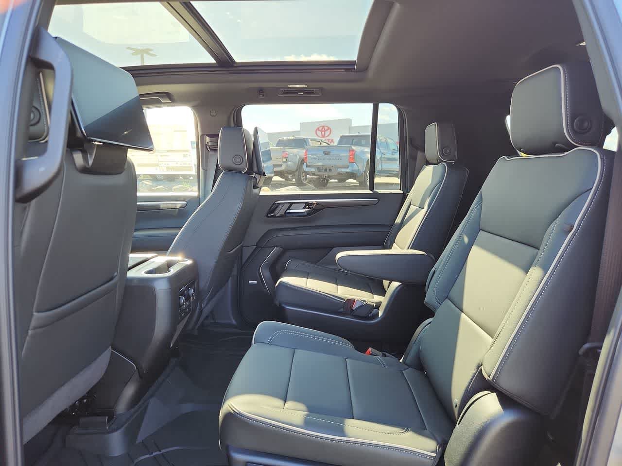 2026 Chevrolet Suburban Premier - Photo 15