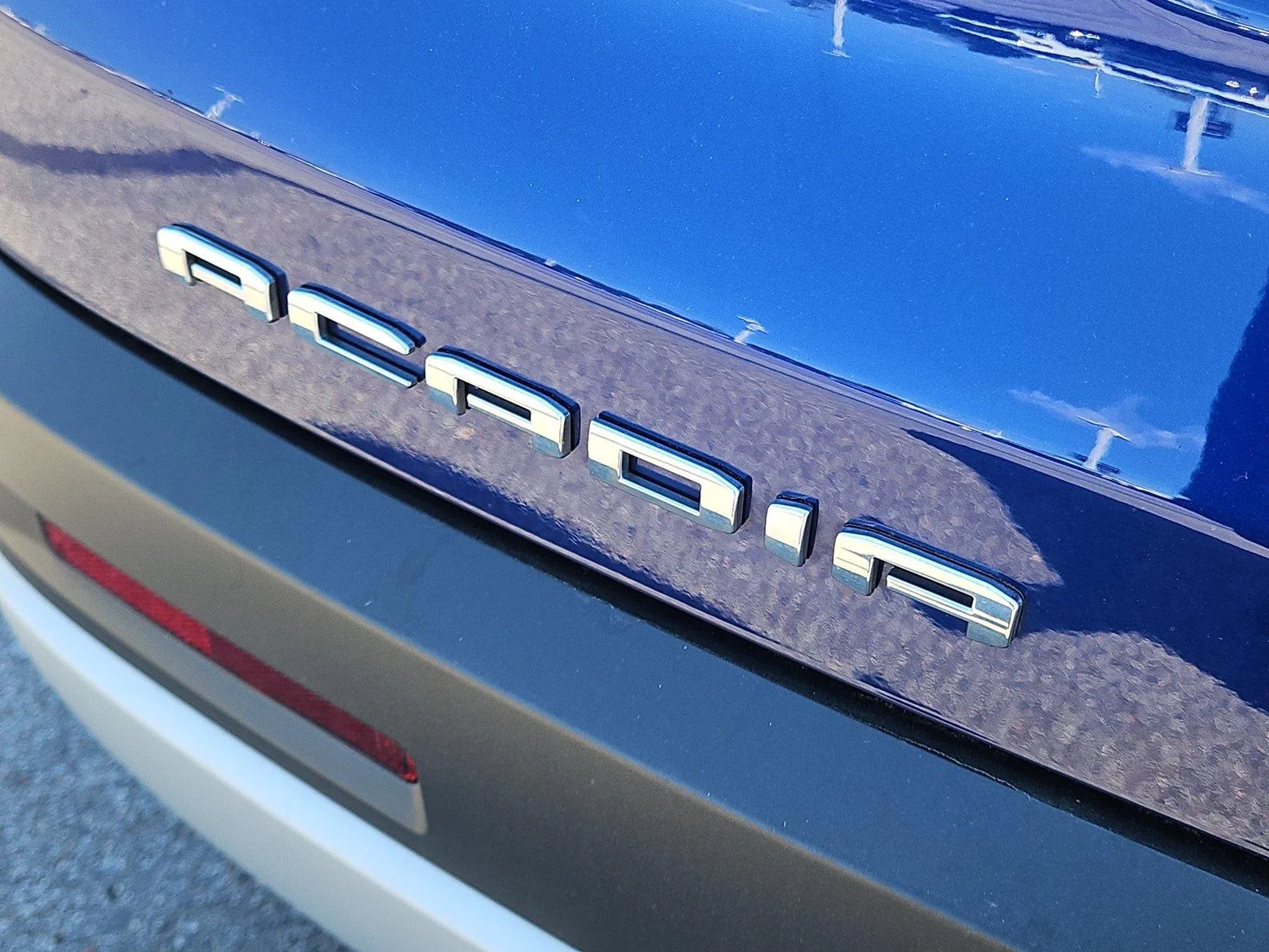 Used 2023 ULTRA BLUE METALLIC GMC SLT image 6