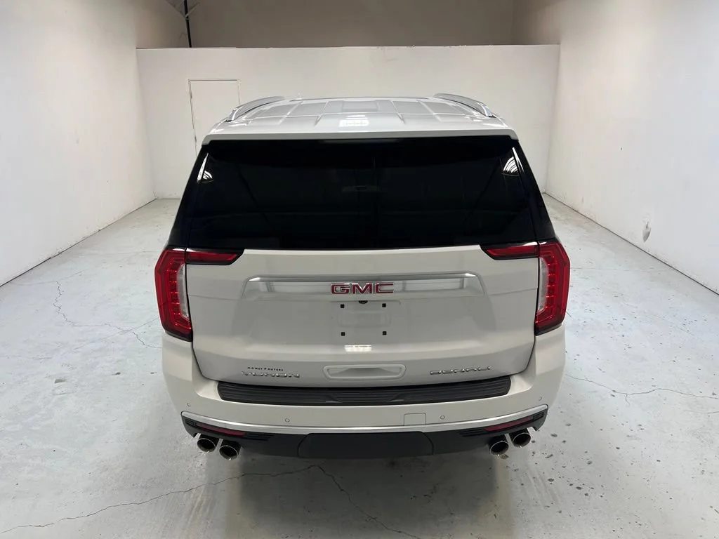 Used 2024 White Frost Tricoat GMC Denali image 4