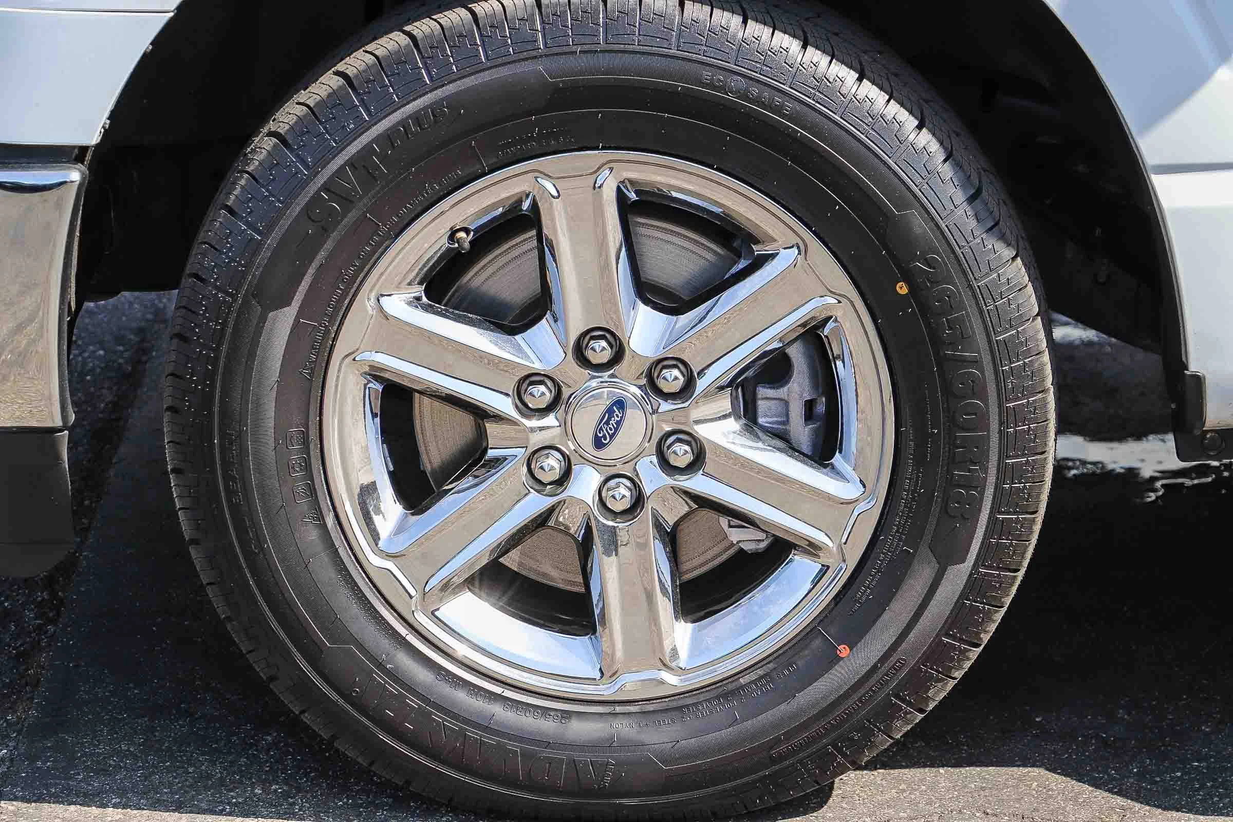 Certified Used 2025 Oxford White Ford XLT image 14