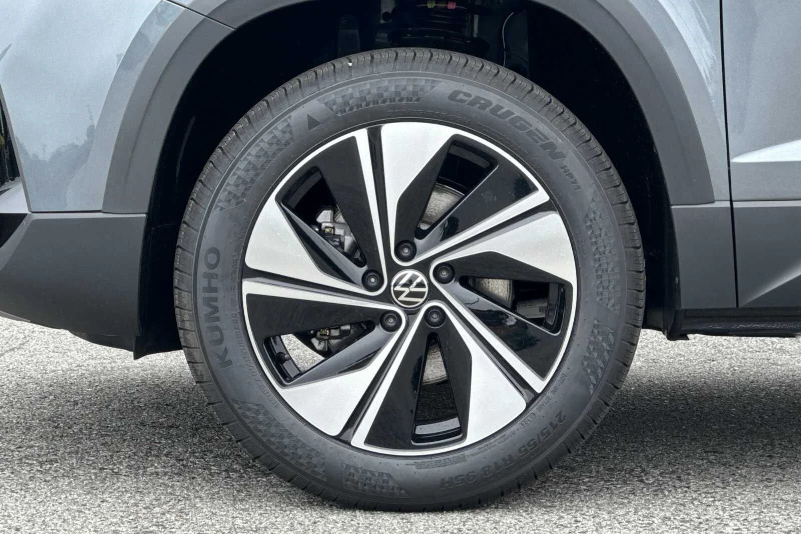 New 2026 Silver Volkswagen 1.5T SE image 25
