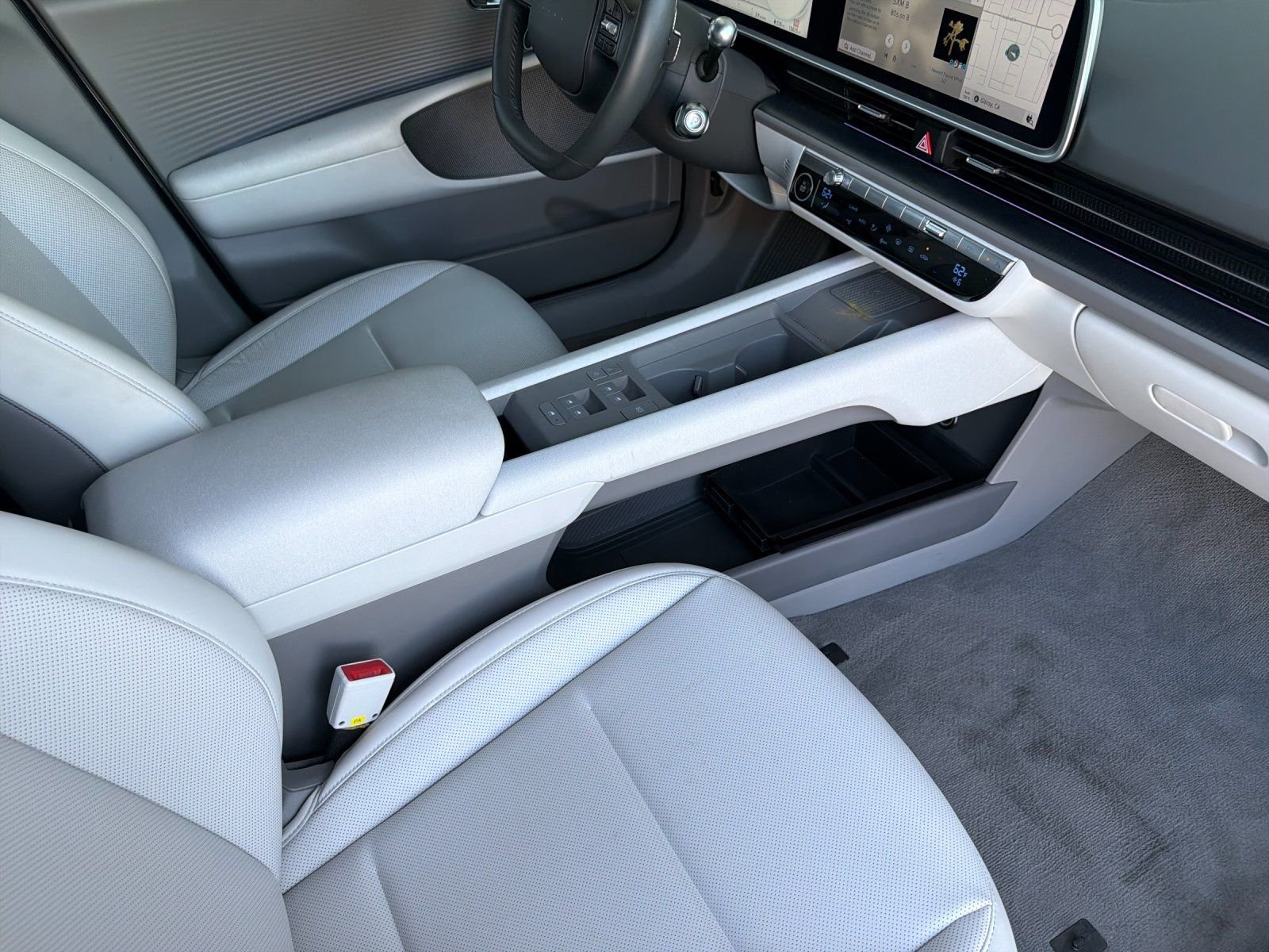 Used 2024 White Hyundai SEL image 15
