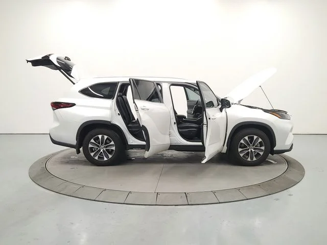 Used 2024 Beige Toyota XLE image 17
