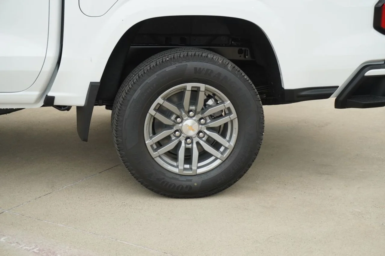 2026 Chevrolet Colorado LT - Photo 15