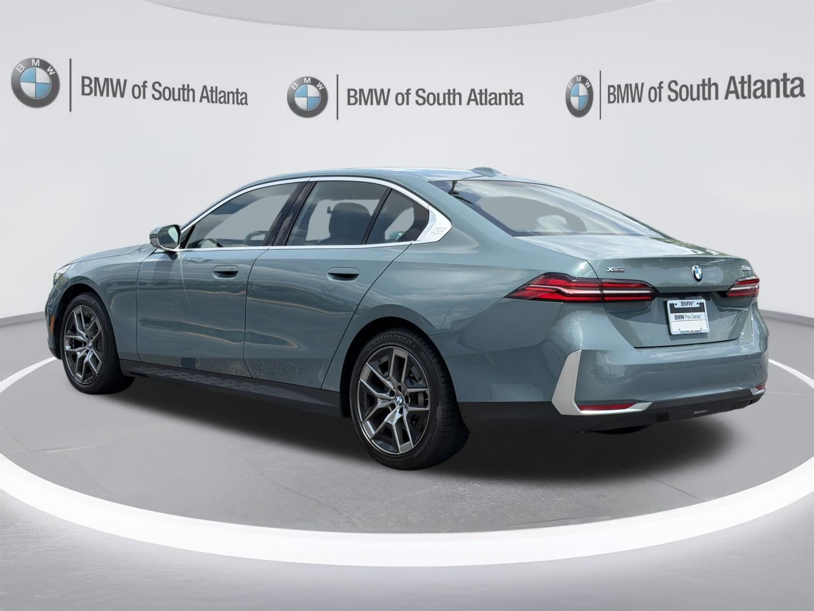 Used 2026 Cape York Green Metallic BMW 530i xDrive image 23