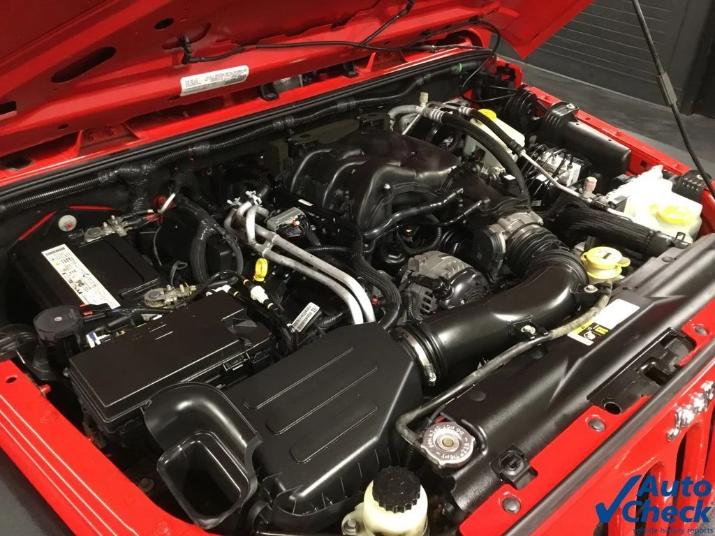 Used 2015 Red Jeep Sport image 32