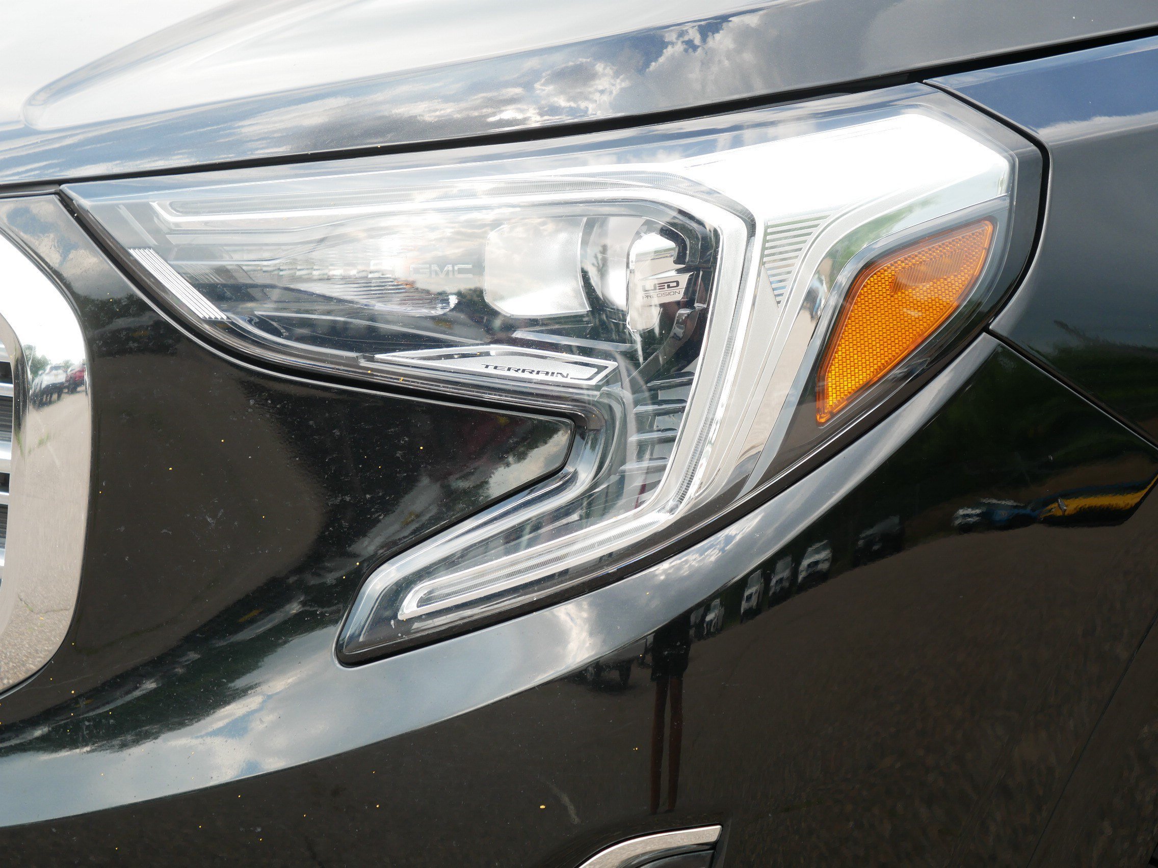 Used 2018 Ebony Twilight Metallic GMC Denali image 16