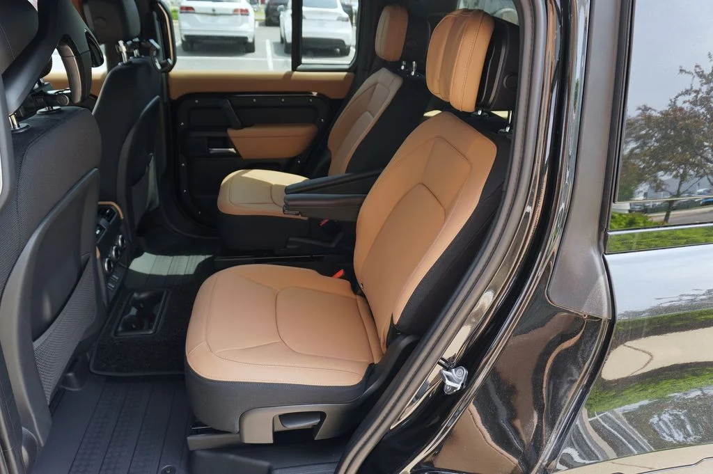 New 2026 Santorini Black Land Rover X image 33