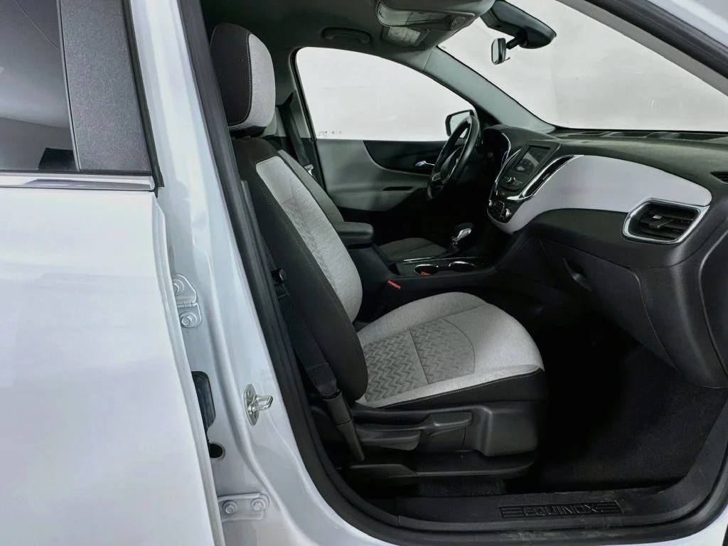 Used 2024 White Chevrolet LT image 34