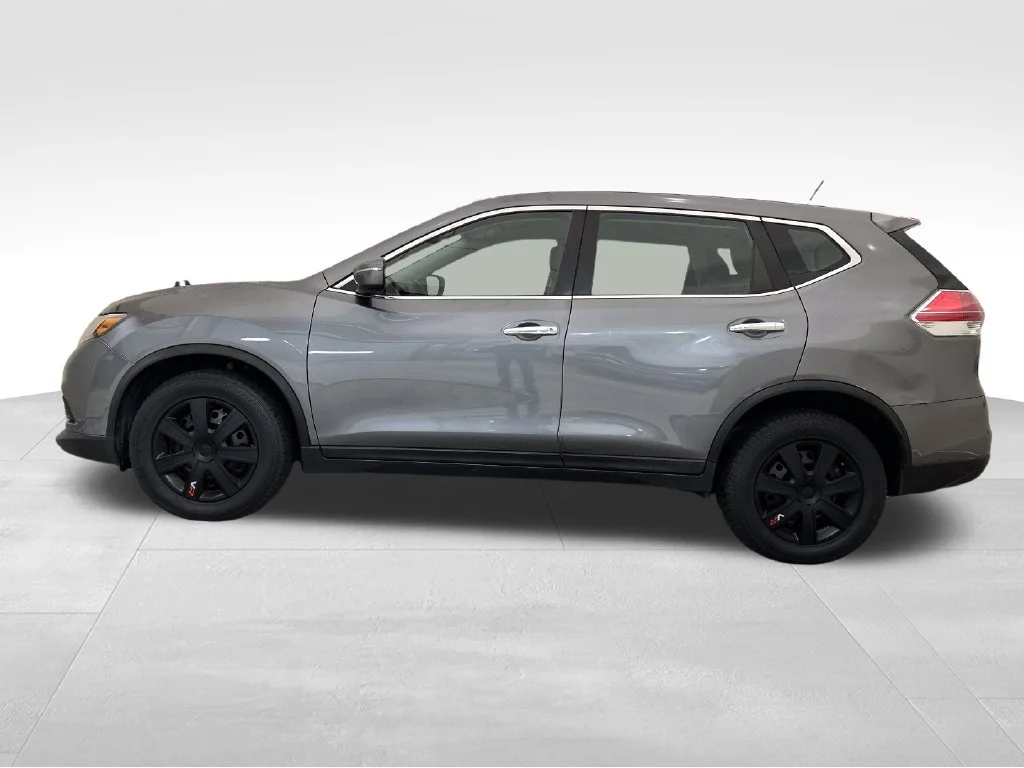 Used 2015 Gray Nissan S image 2