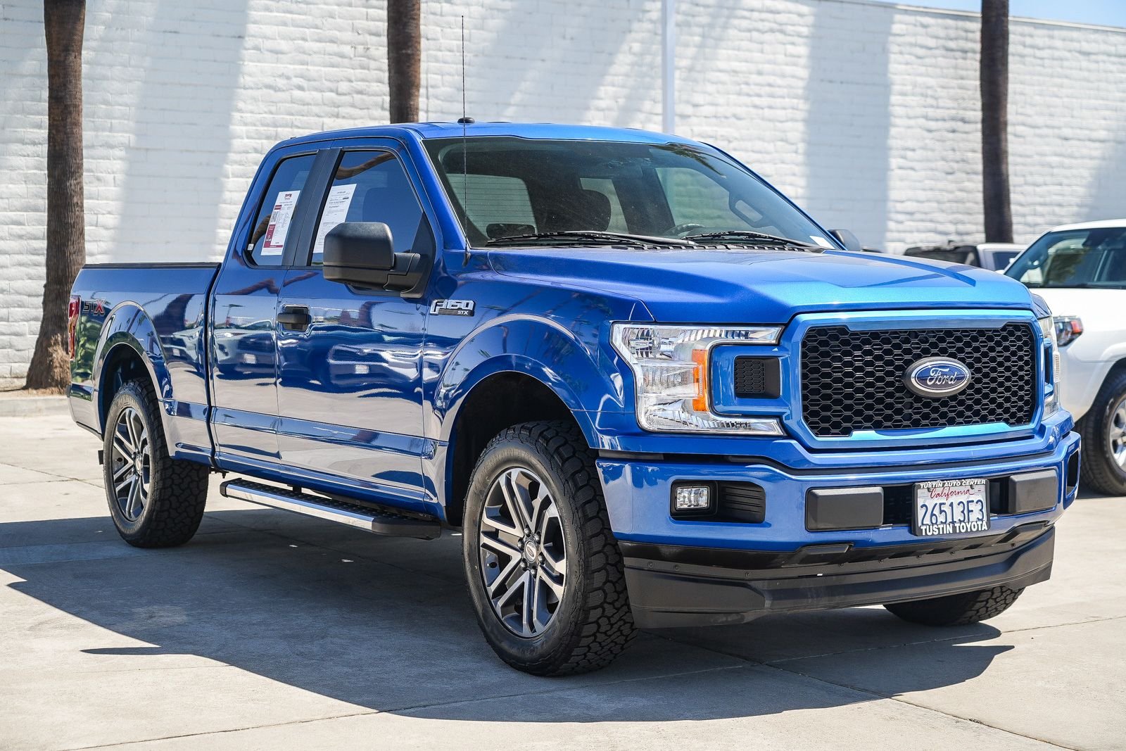 Used 2018 Blue Ford XL image 5