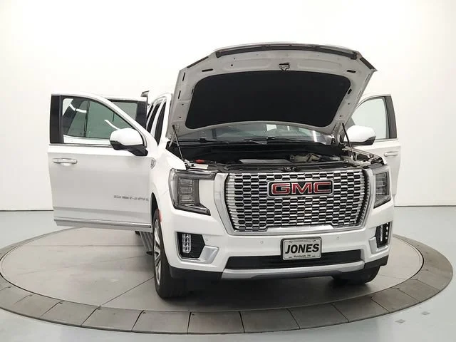 Used 2021 WHITE FROST TRICOAT GMC Denali image 11
