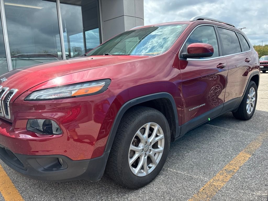 Used 2016 Jeep Cherokee Latitude with VIN 1C4PJMCB9GW327679 for sale in Cedar Rapids, IA