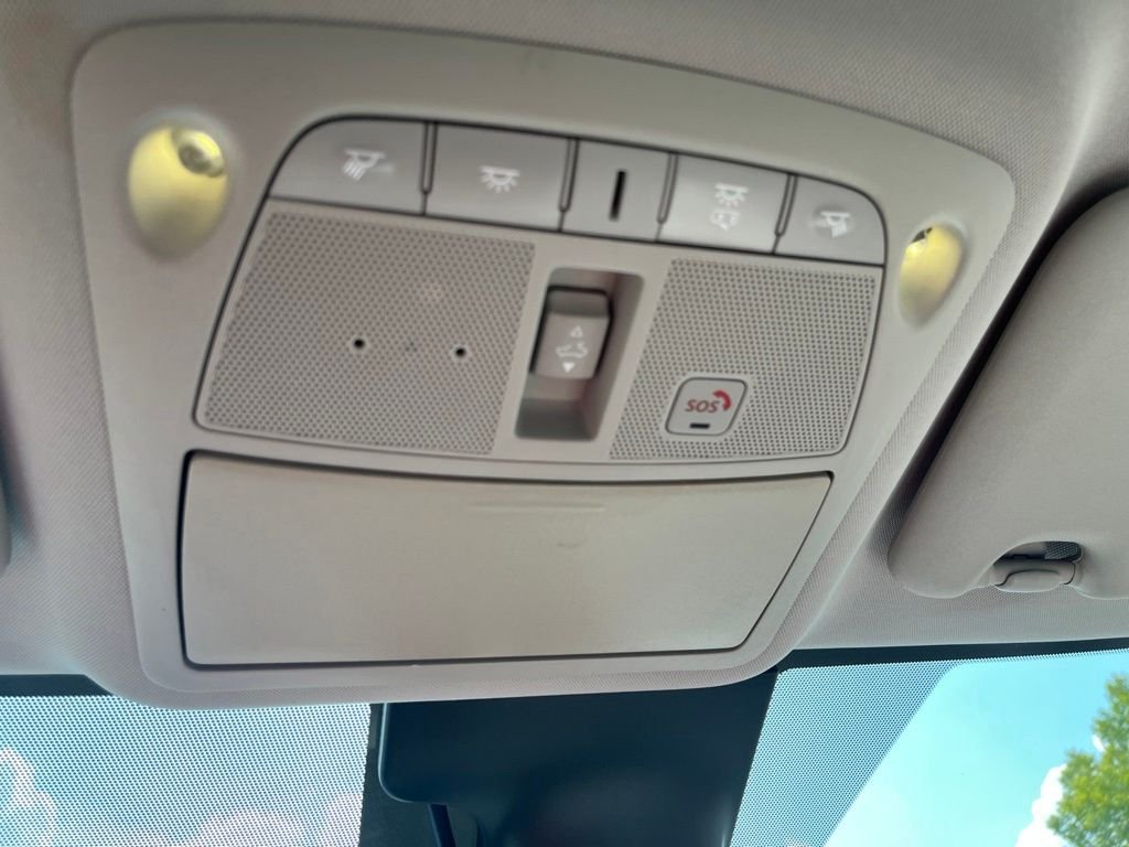 Used 2019 Blue Nissan SL image 26