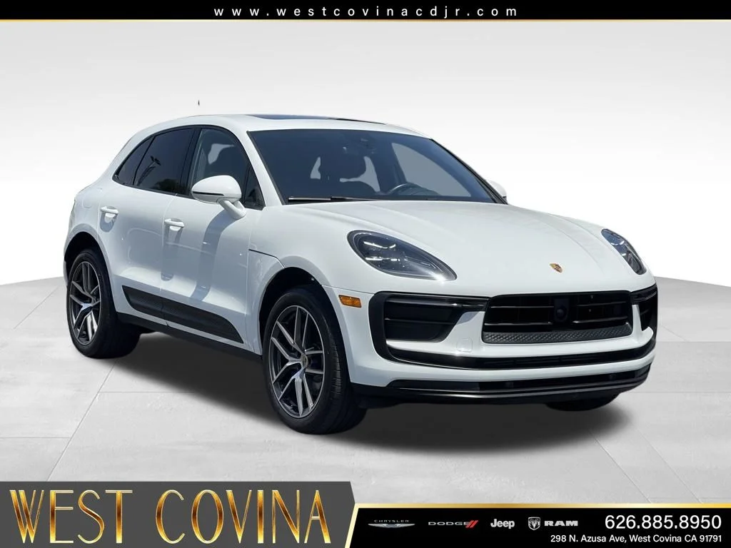 2023 Porsche Macan -'s photo