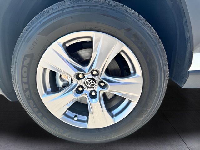 2025 Toyota RAV4 LE - Photo 23