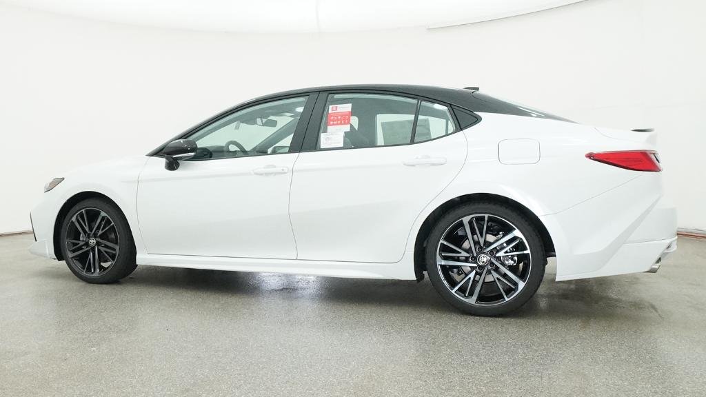 New 2026 Wind Chill Pearl with Midnight Black Metallic roof Toyota XSE image 3