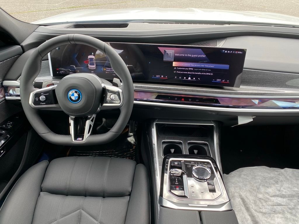 2026 BMW 7 Series 750e - Photo 12