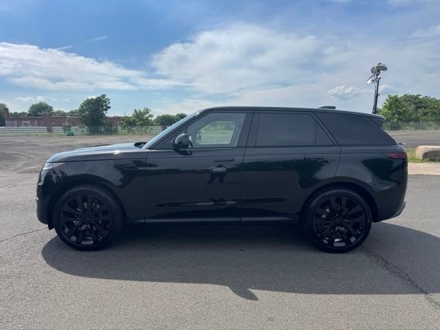 New 2026 Santorini Black Land Rover SE image 2