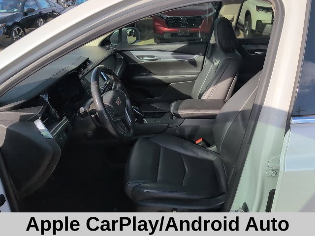 Used 2019 CRYSTAL WHITE TRICOAT Cadillac Premium Luxury AWD image 12