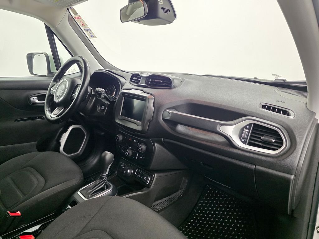Used 2020 White Jeep Latitude image 12