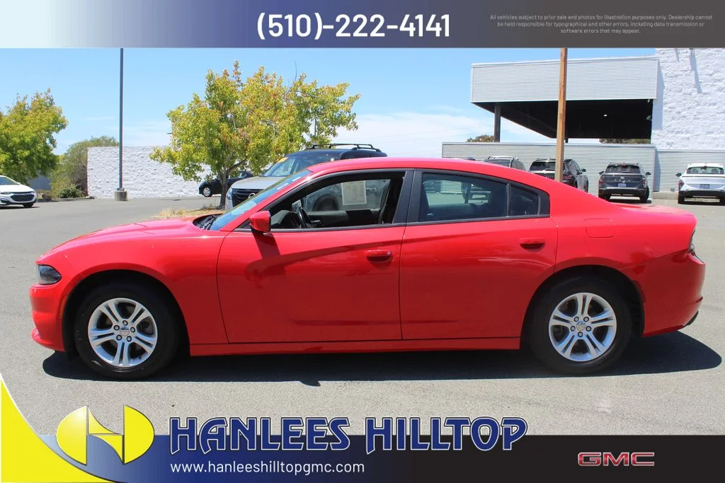 Used 2022 Red Dodge SXT image 2