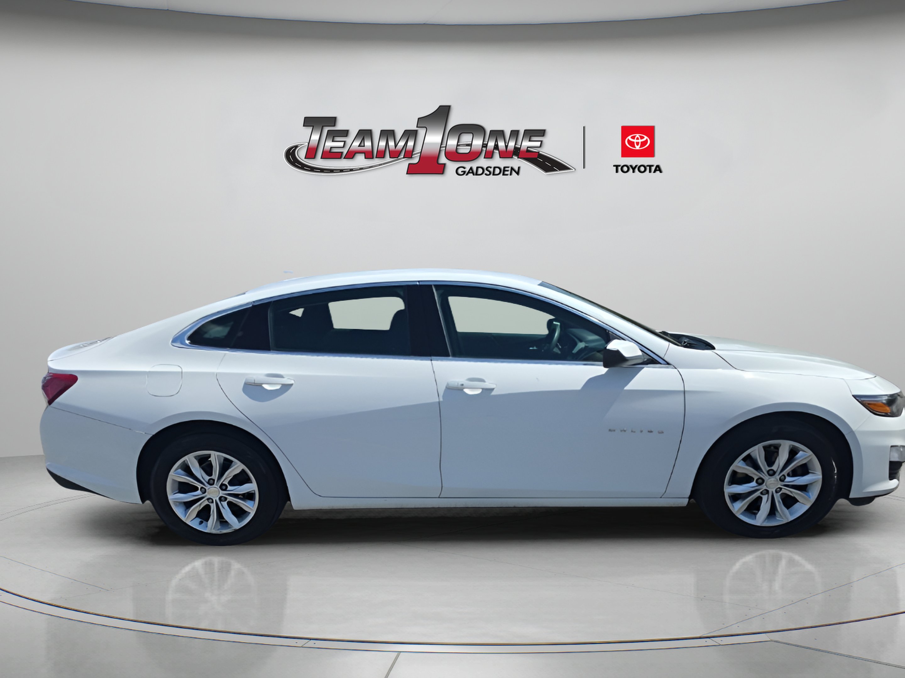 Used 2022 Summit White Chevrolet LT image 8