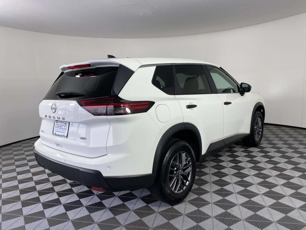 Used 2024 White Nissan S image 9