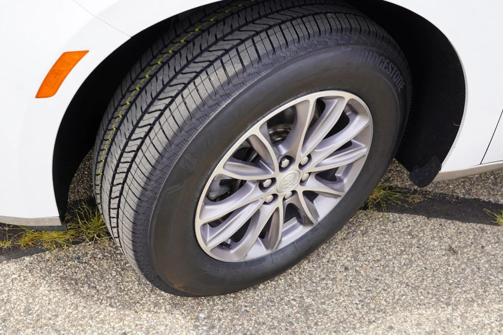 Used 2022 Summit White Buick Premium Group image 13