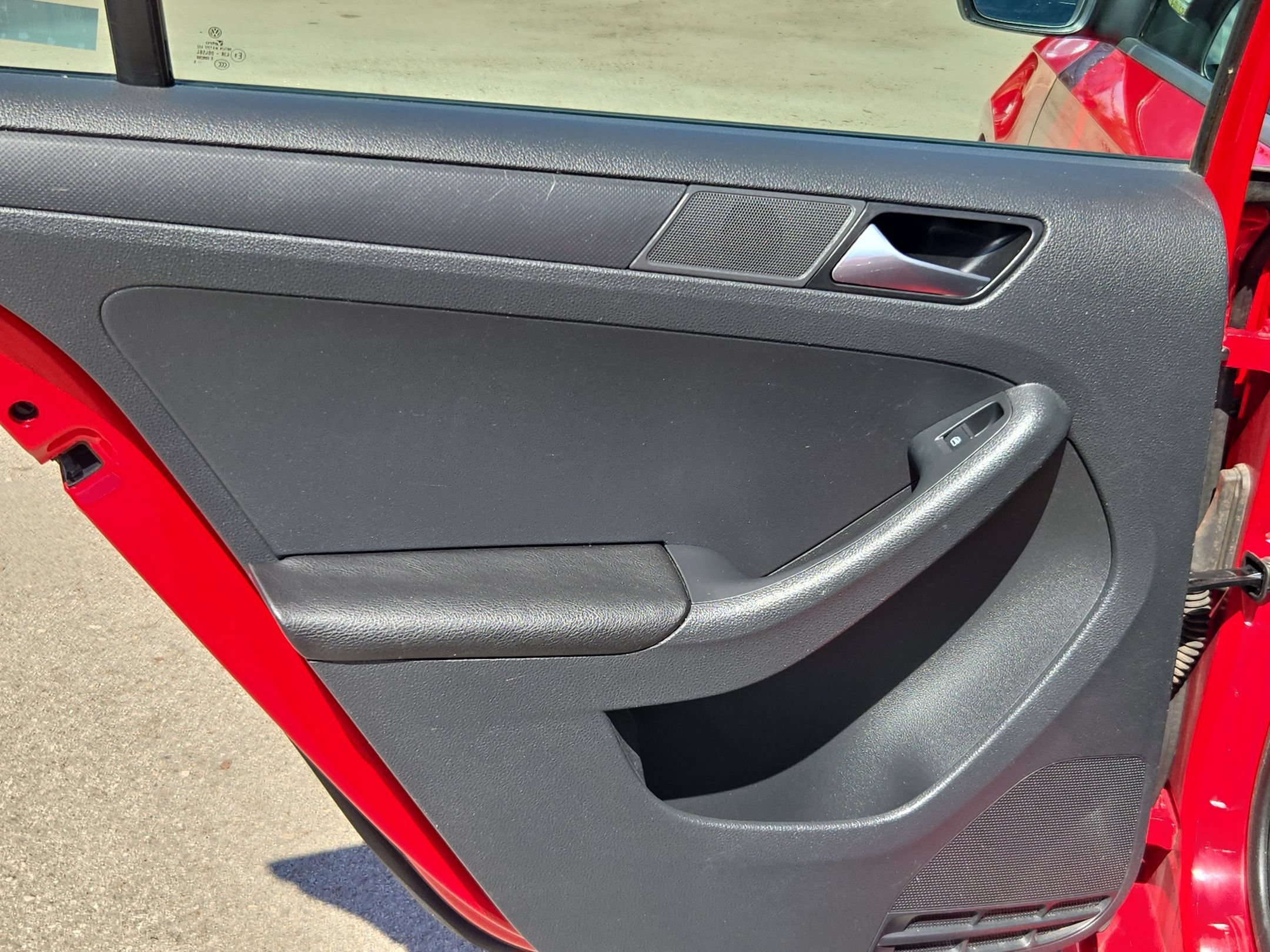 Used 2015  Volkswagen  image 15