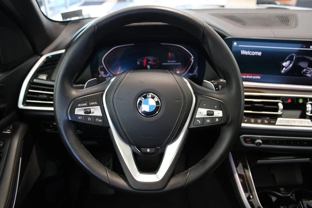 Used 2023 Gray BMW xDrive40i image 24